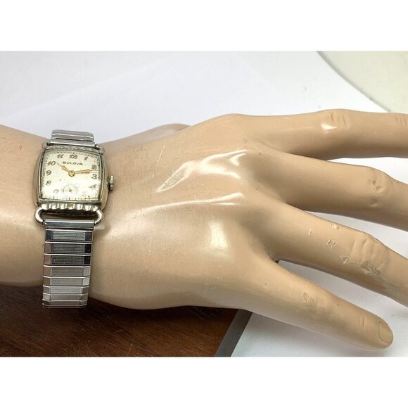 Bulova Men's Watch Vintage 1951 Swiss Hand Wind Silver Dial Gold Expansion Band - Picture 4 of 13